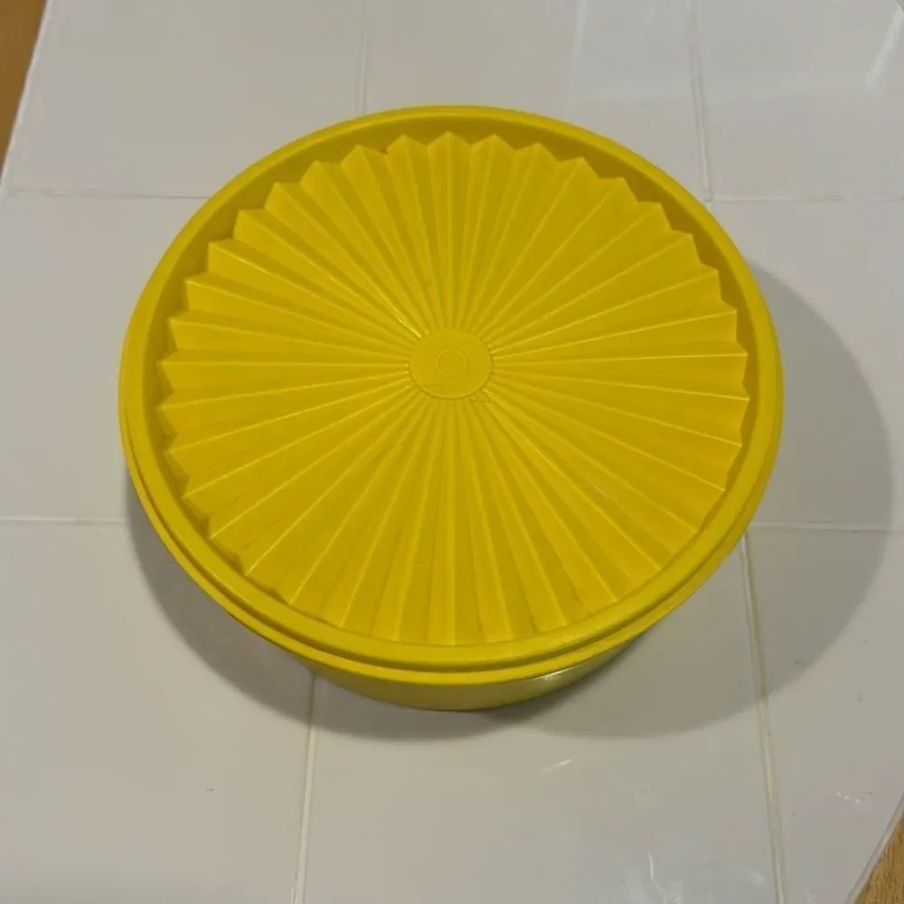 Vintage Tupperware Servalier Cannister Made in USA